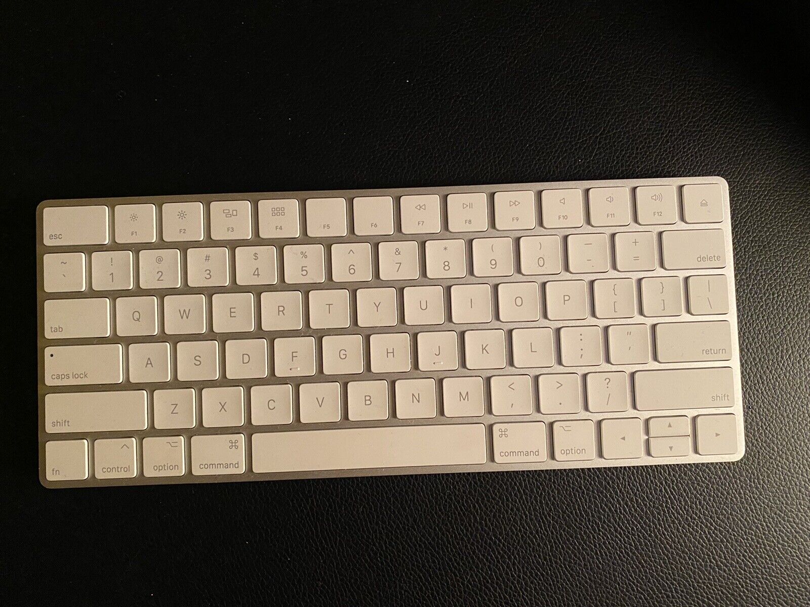 Apple Magic Keyboard 2 New Version MLA22LL/A  Sliver Rechargeable 
