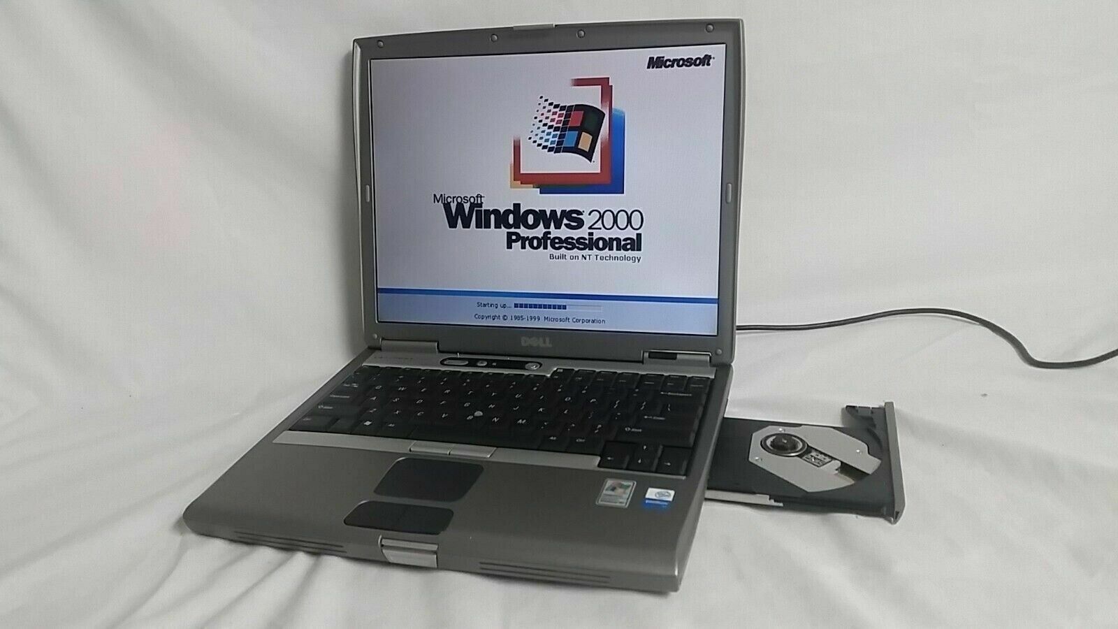 Vintage Dell Latitude D600/D500 Laptop Windows 2000 operating system Serial port