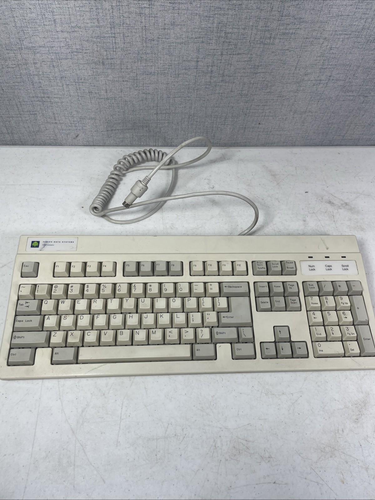 Zenith Data Systems E05009001 Vintage PS/2 Keyboard 163-0098-01-00 Made USA