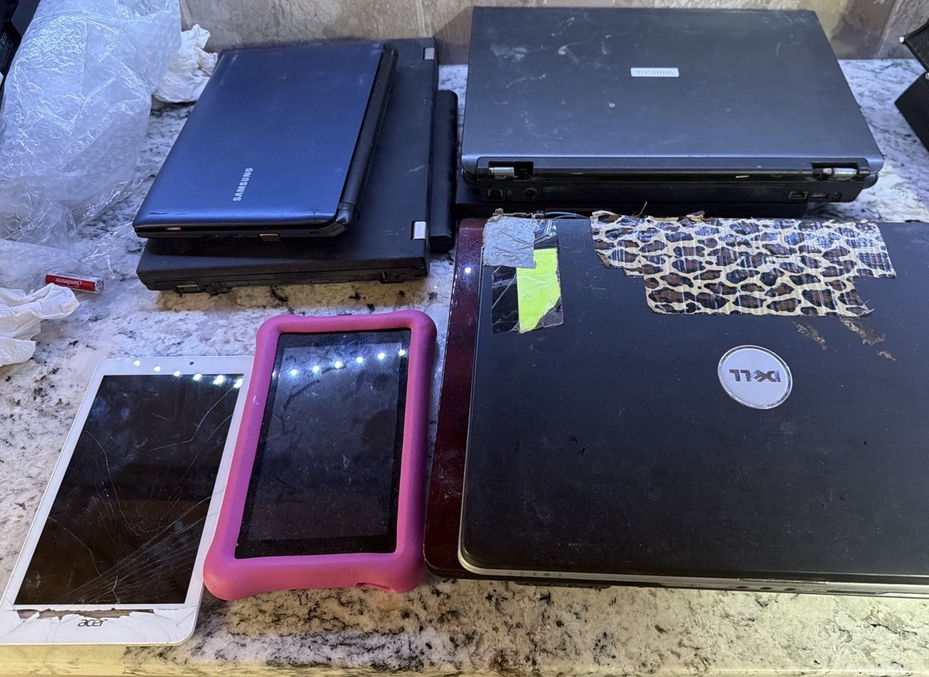 Huge Lot Of Untested Laptop & Tablets Dell Toshiba IBM Samsung Parts/Repair Huge Lot Of Untested Laptop & Tablets Dell Toshiba IBM Samsung Parts/Repair