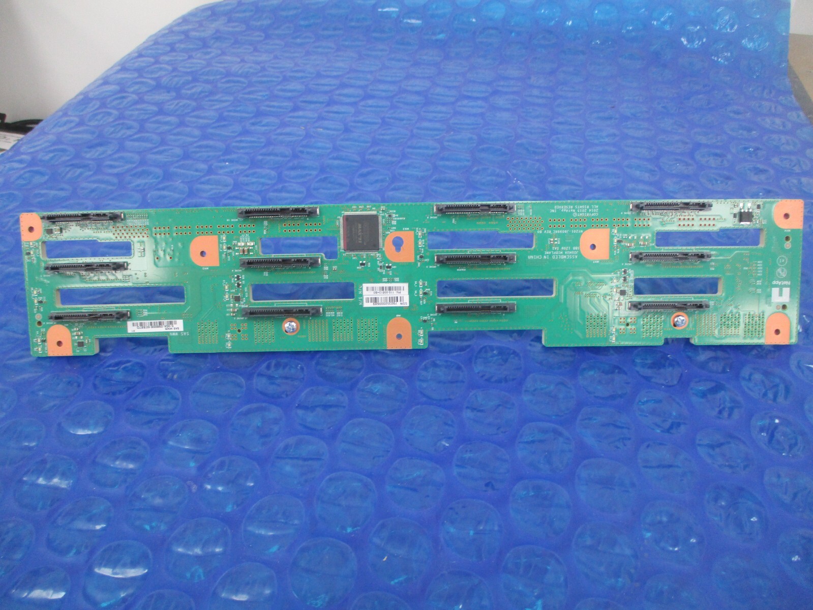 NetApp 110-00513+B0 12-Bay 3.5'' SAS Backplane FAS2720A NetApp 110-00513+B0 12-Bay 3.5'' SAS Backplane FAS2720A