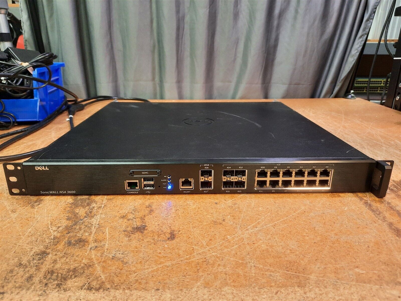 Dell SonicWall 1RK26-0A2 Firewall Device Security Appliance NSA 3600, with rails