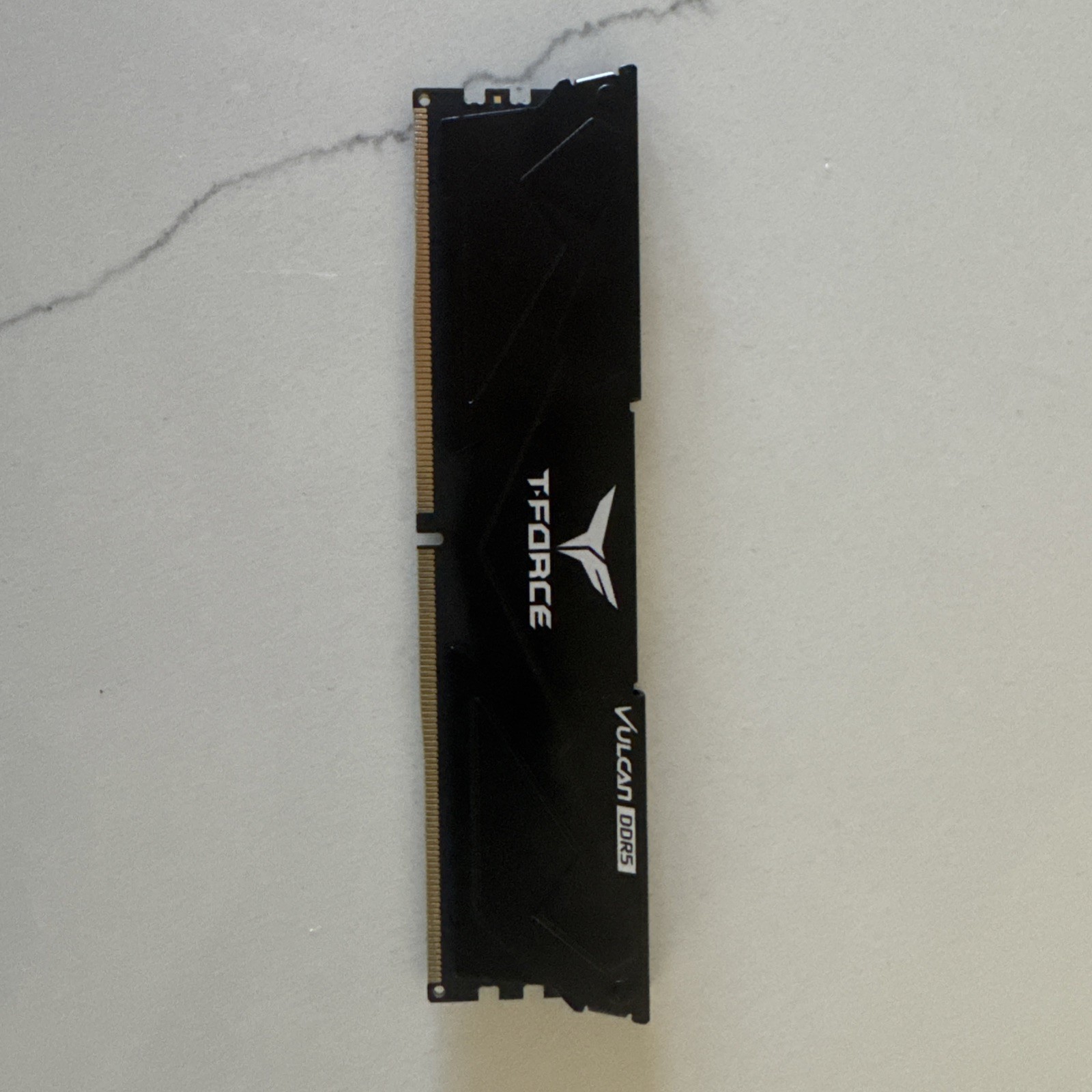 TEAMGROUP T-Force Vulcan 1x16GB DDR5 6000 CL38 Desktop RAM FLBD516G6000HC38JBK TEAMGROUP T-Force Vulcan 1x16GB DDR5 6000 CL38 Desktop RAM FLBD516G6000HC38JBK
