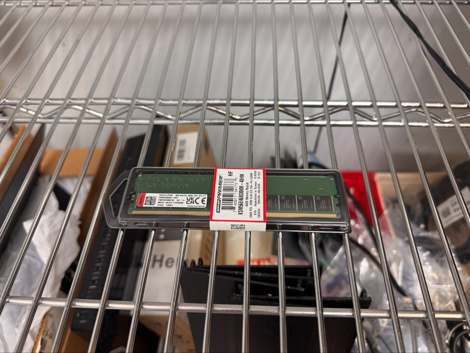 NEW IN BOX Kingston KSM56E46BD8KM-48HM 48GB 5600MT/S DDR5 ECC CL46 DIMM 2RX8 NEW IN BOX Kingston KSM56E46BD8KM-48HM 48GB 5600MT/S DDR5 ECC CL46 DIMM 2RX8