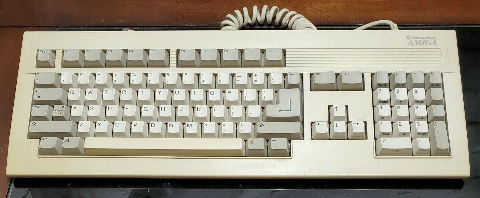 Commodore Amiga 3000 Keyboard, KKQ-E94YC, CTRL-A-A Doesn\'t Work, As-Is