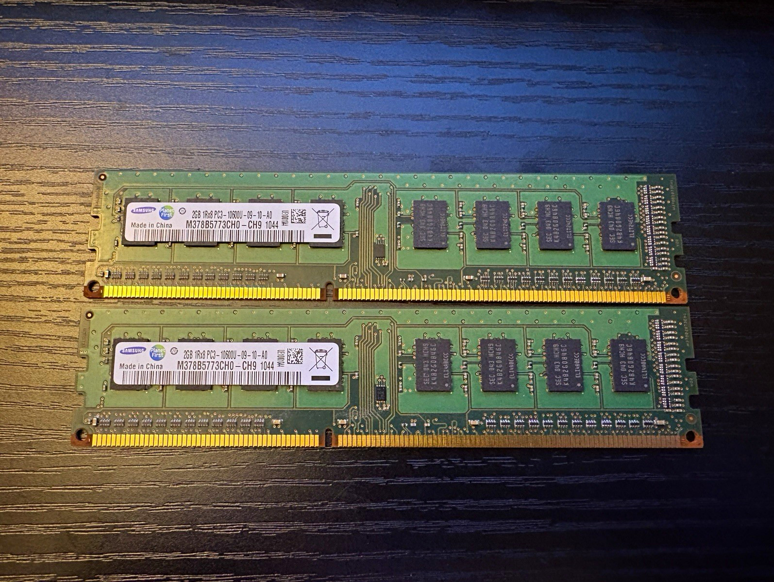Samsung 4GB (2x2GB) DDR3 PC3-10600U 240-Pin DIMM RAM M378B5773CH0-CH9 Samsung 4GB (2x2GB) DDR3 PC3-10600U 240-Pin DIMM RAM M378B5773CH0-CH9