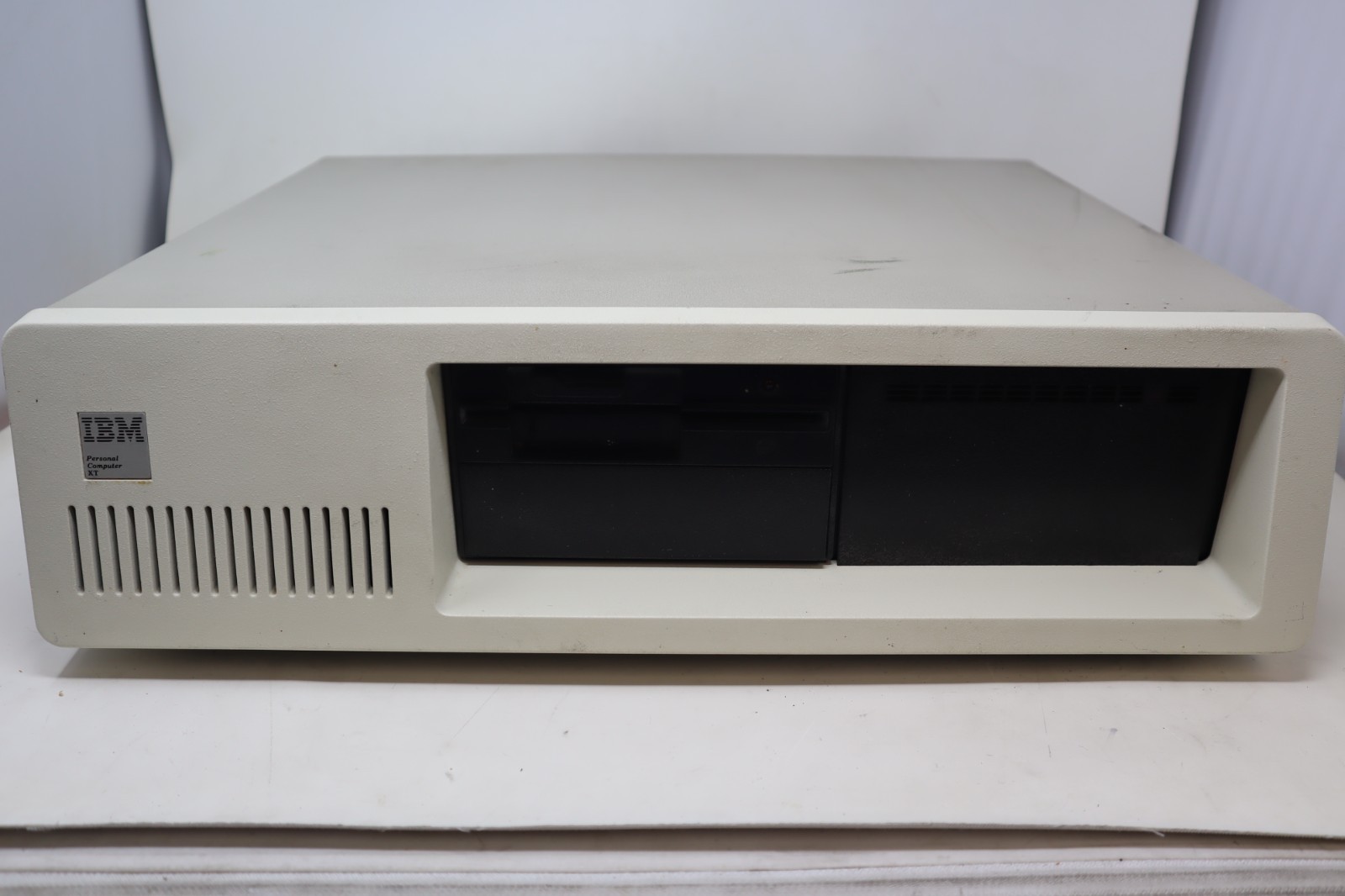 IBM 5150 XT Desktop Vintage Computer Part Not Tested C Grade IBM 5150 XT Desktop Vintage Computer Part Not Tested C Grade