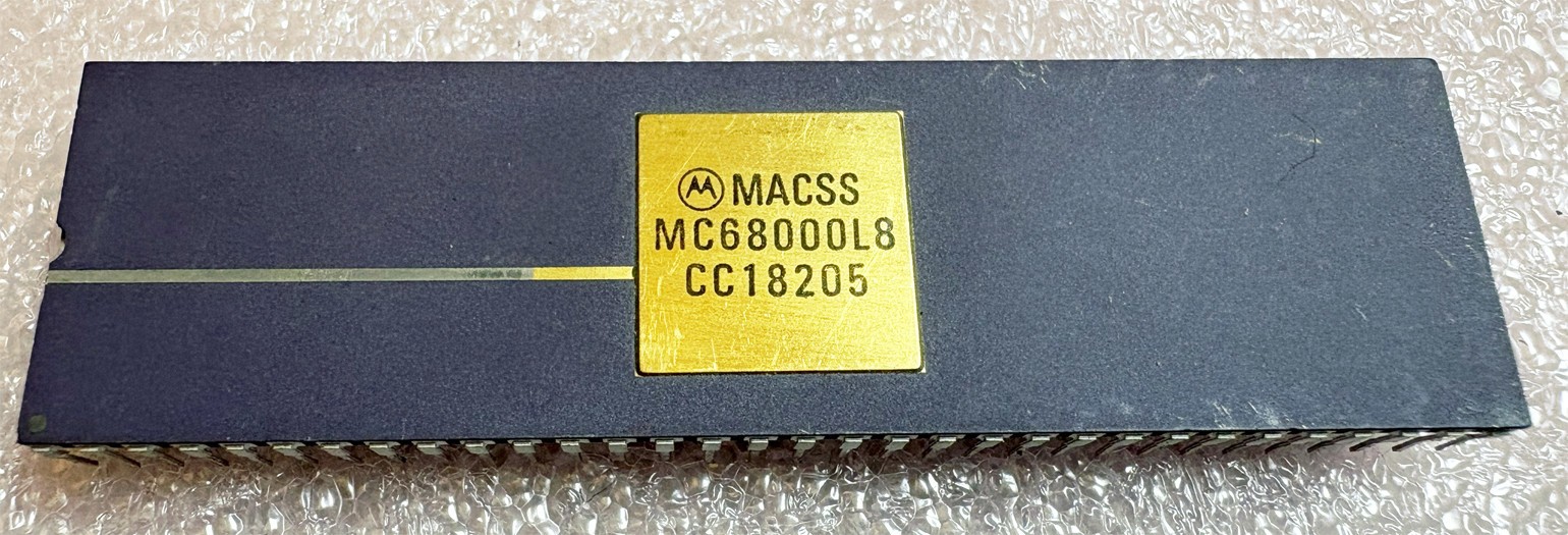 Vintage Motorola MC68000L8 8MHz 16bit NMOS Microprocessor Vintage Motorola MC68000L8 8MHz 16bit NMOS Microprocessor