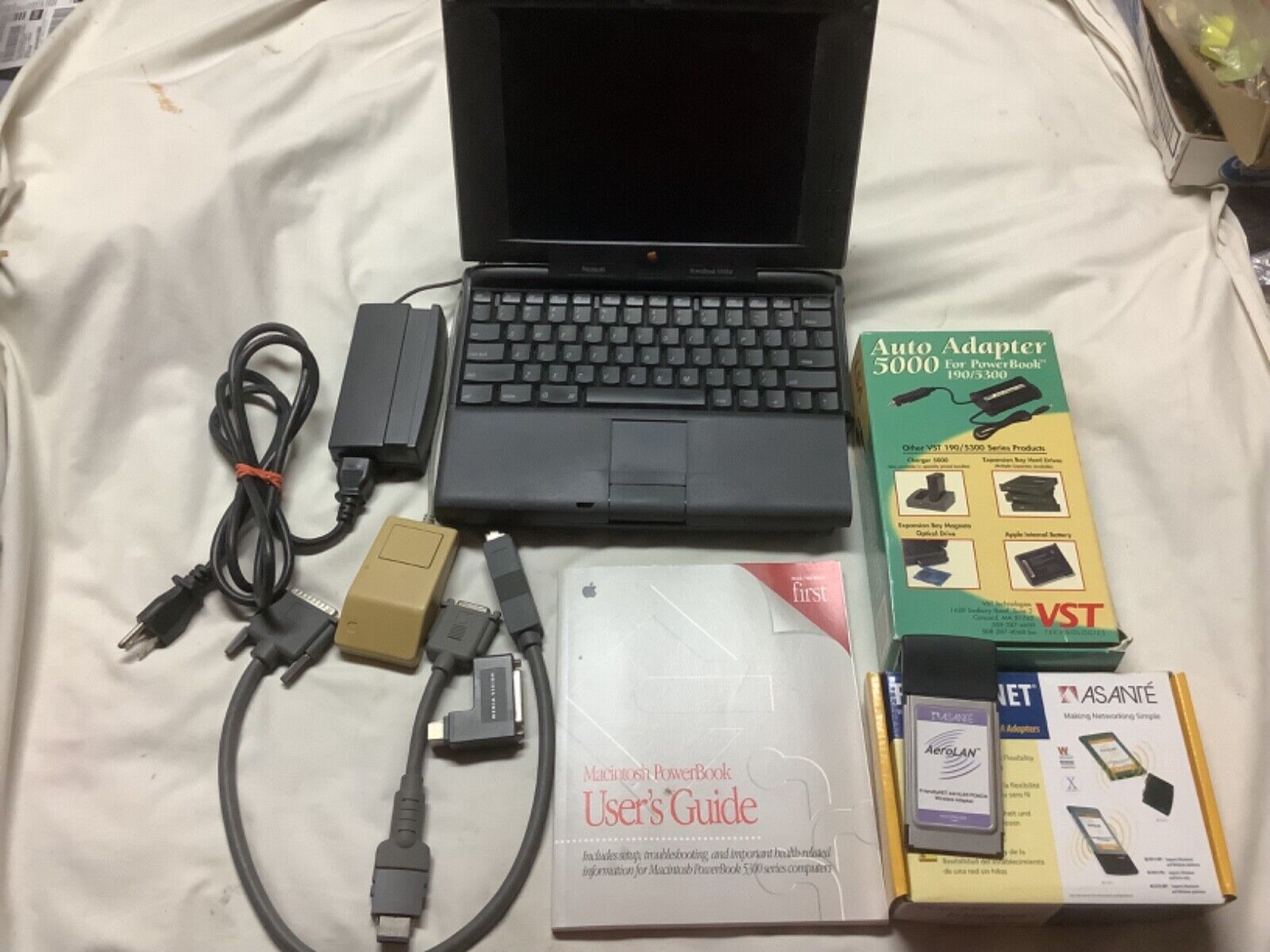 Vintage 1995 Mac PowerBook 5300 series laptop w/cords, bells & whistles works