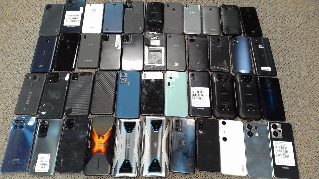 Lot of 44 Non-Working Mixed Brand Smartphones Various Issues for Parts Lot of 44 Non-Working Mixed Brand Smartphones Various Issues for Parts