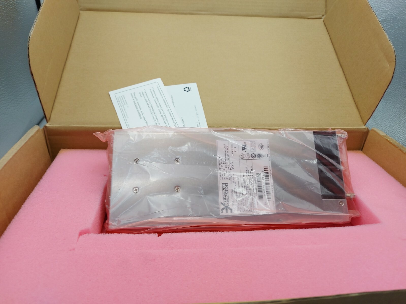 JUNIPER/3Y POWER TECHNOLOGY YM-7421D 420W POWER SUPPLY AP-1421-1B02R2 JUNIPER/3Y POWER TECHNOLOGY YM-7421D 420W POWER SUPPLY AP-1421-1B02R2