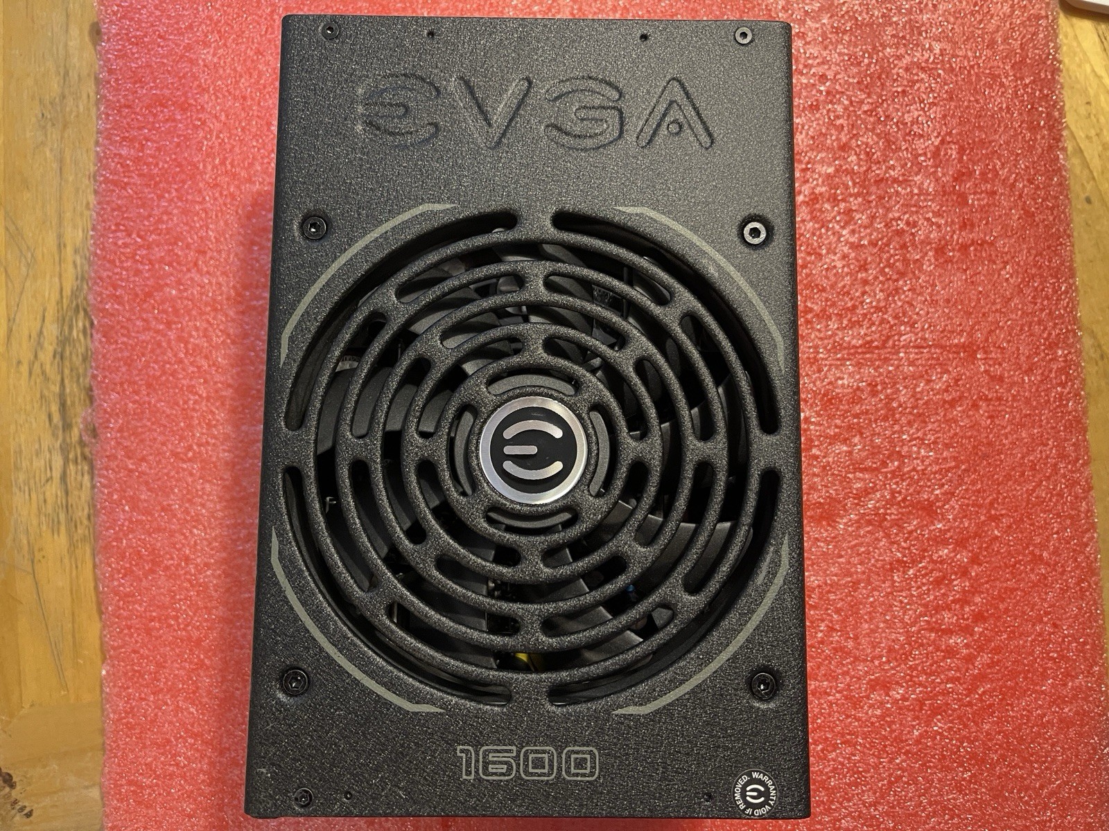 EVGA Supernova 1600 P2 1600W 80 Plus Platinum Fully Modular PSU (220-P2-1600) EVGA Supernova 1600 P2 1600W 80 Plus Platinum Fully Modular PSU (220-P2-1600)