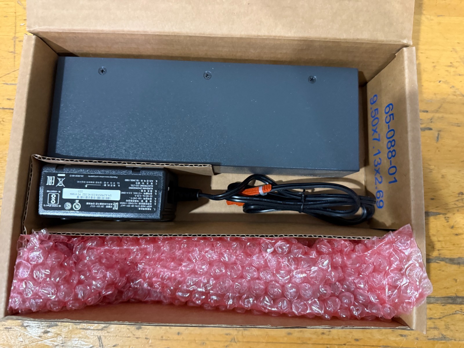 Extron DVI DA4 1x4 DVI Distribution Amplifier Splitter 43-463-01 w/ Power Supply Extron DVI DA4 1x4 DVI Distribution Amplifier Splitter 43-463-01 w/ Power Supply