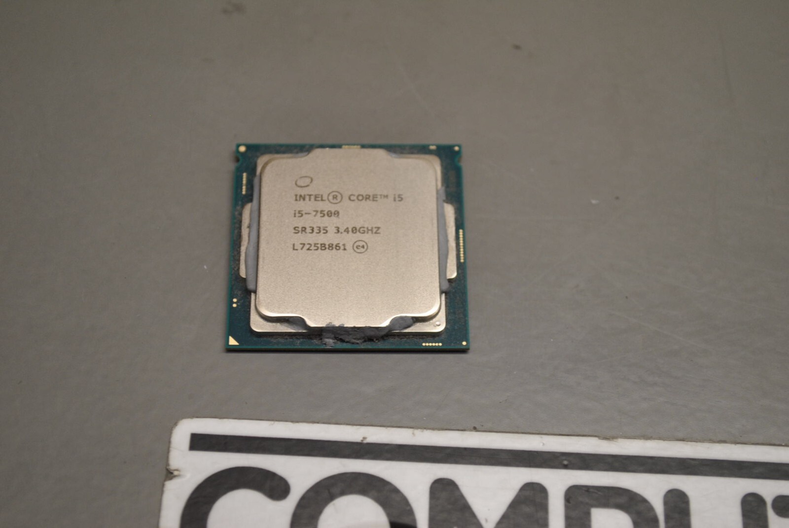 Intel Core i5-7500 Processor (3.4 GHz, 4 Cores, LGA 1151) - SR335 Intel Core i5-7500 Processor (3.4 GHz, 4 Cores, LGA 1151) - SR335