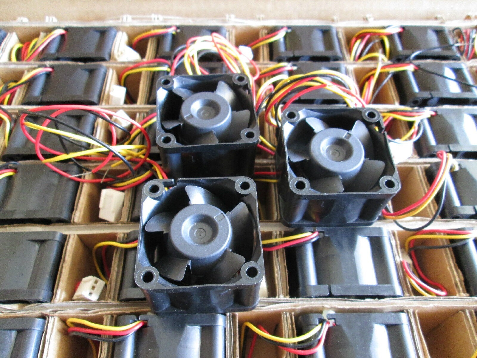 Cisco 3560-24PS-/48PS Catalyst Switch 3X Fans Replacement 3560 (Brand New) Cisco 3560-24PS-/48PS Catalyst Switch 3X Fans Replacement 3560 (Brand New)