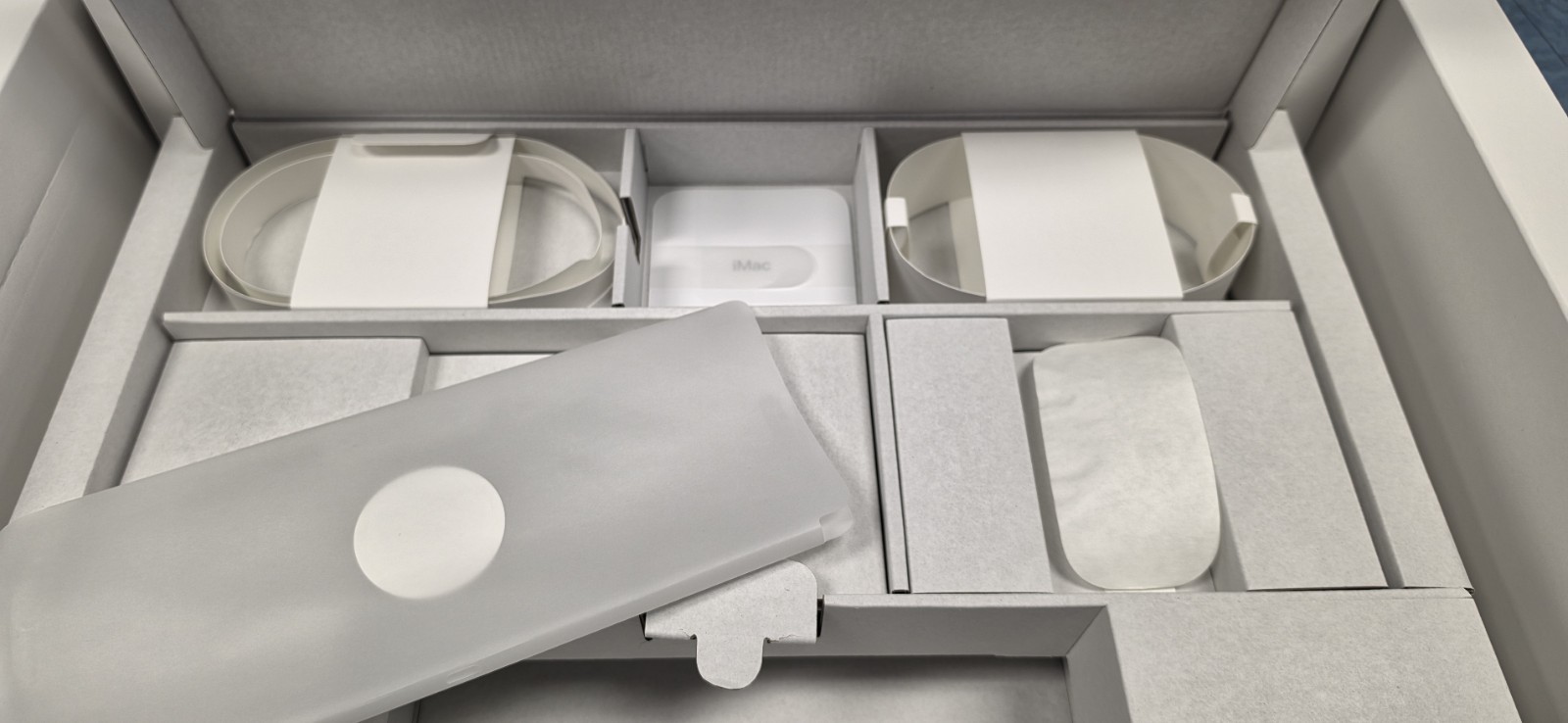 Super Clean • Original Empty BOX ONLY • Apple iMac 24-in. FREE & QUICK SHIP Super Clean • Original Empty BOX ONLY • Apple iMac 24-in. FREE & QUICK SHIP
