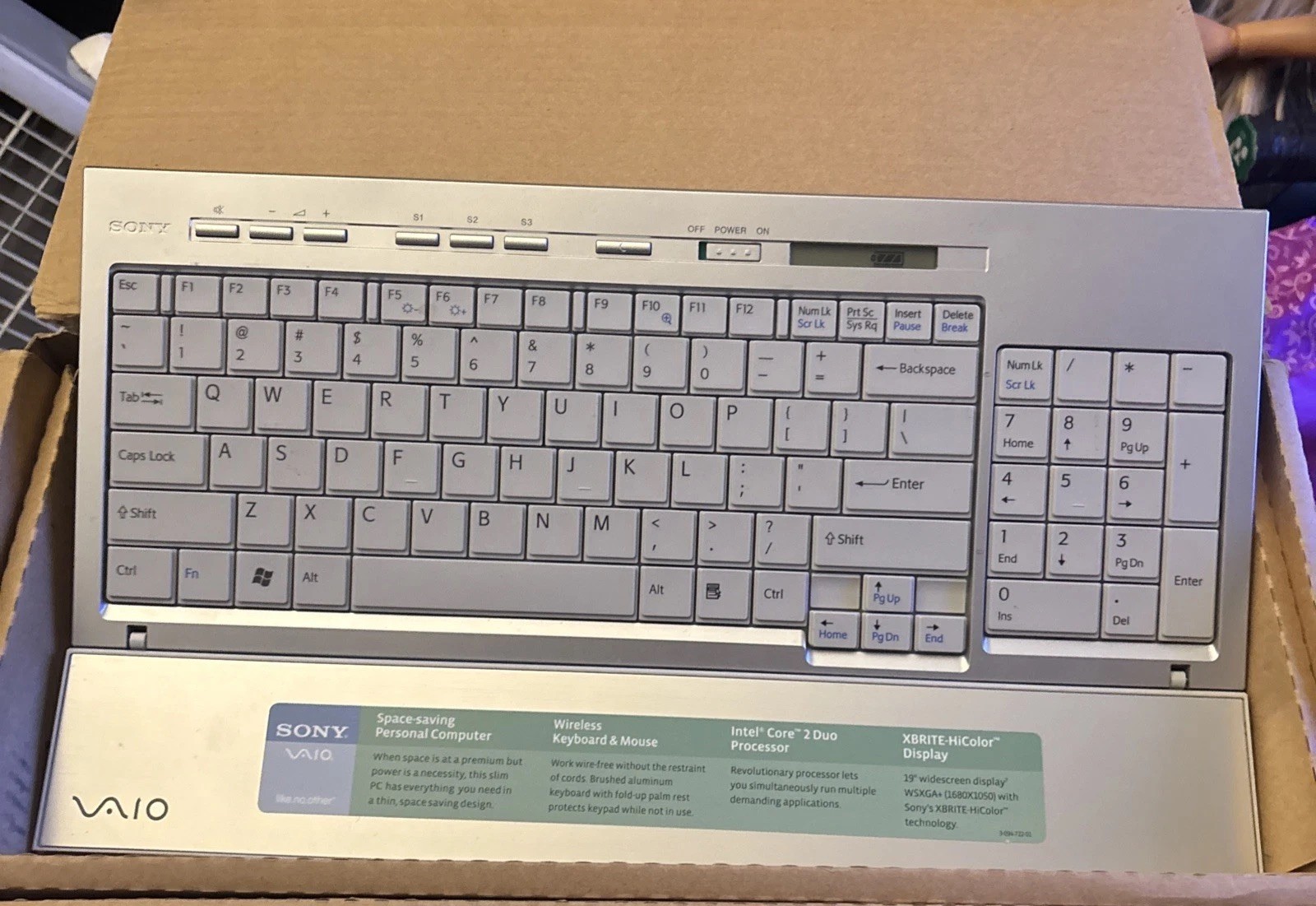 Sony Vaio VGP-WKB5US Wireless Keyboard Powers On Shows Battery Sony Vaio VGP-WKB5US Wireless Keyboard Powers On Shows Battery