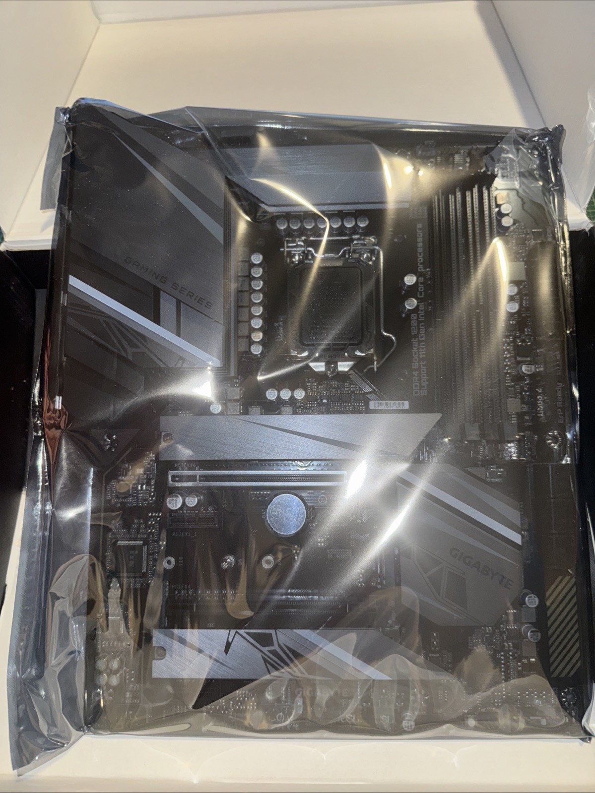 GIGABYTE Z590 Gaming X Motherboard Intel 11th Gen Z590 DDR4 LGA 1200 GIGABYTE Z590 Gaming X Motherboard Intel 11th Gen Z590 DDR4 LGA 1200