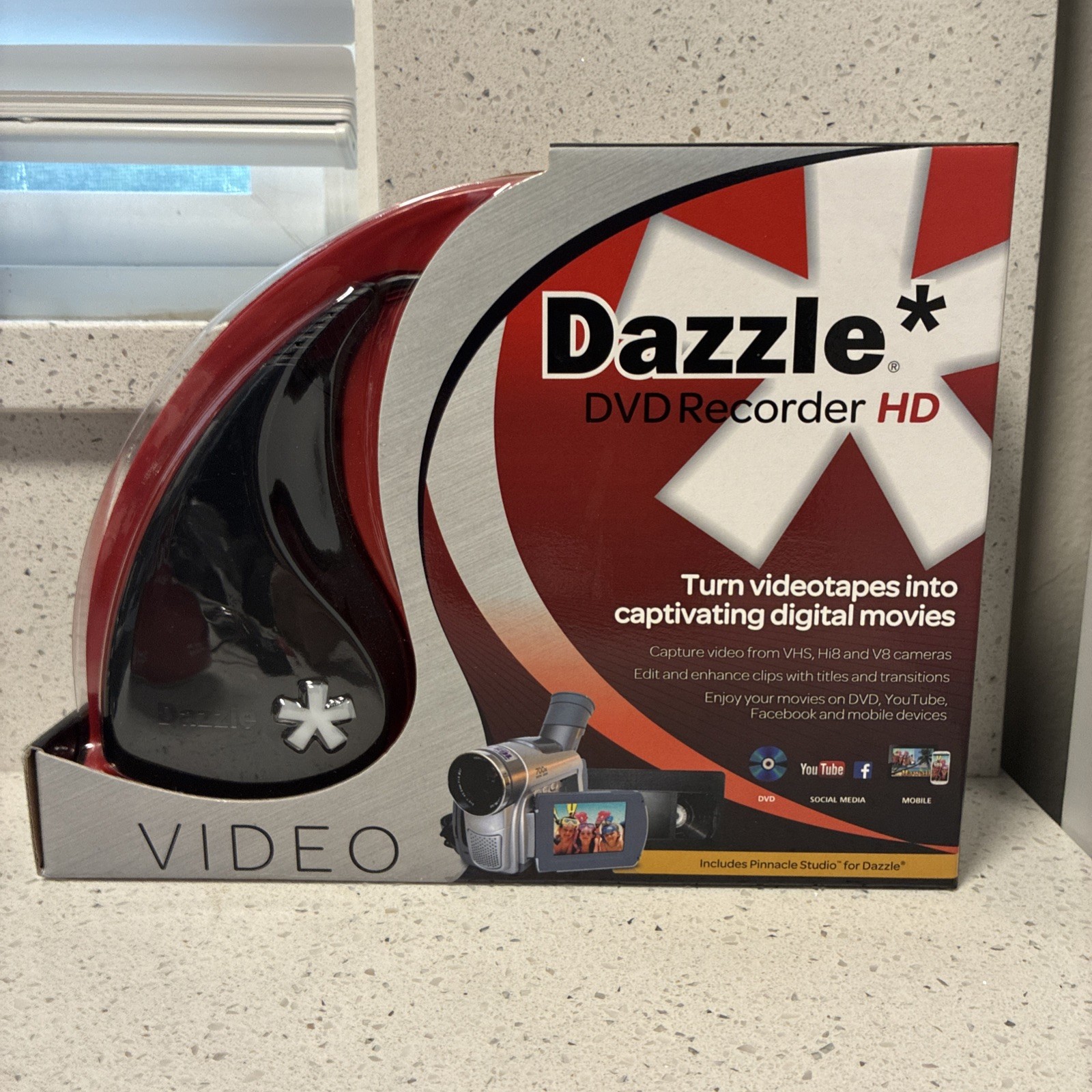 Dazzle DVD Recorder HD Video Capture Device VHS to Digital + Pinnacle Studio NEW Dazzle DVD Recorder HD Video Capture Device VHS to Digital + Pinnacle Studio NEW