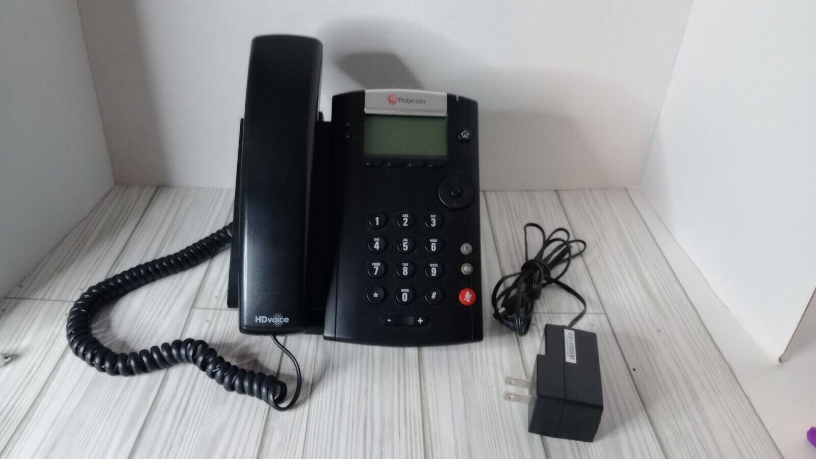 Polycom VVX 201 IP Business VoIP Telephone 2201-40450-001