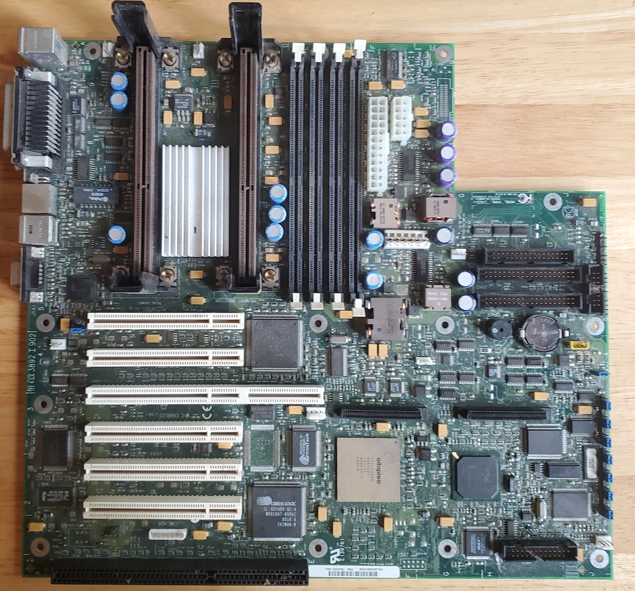 Genuine Intel L440GX Server Board, Dual Slot 1. SPECIAL. (1) Slot1 Pentium free
