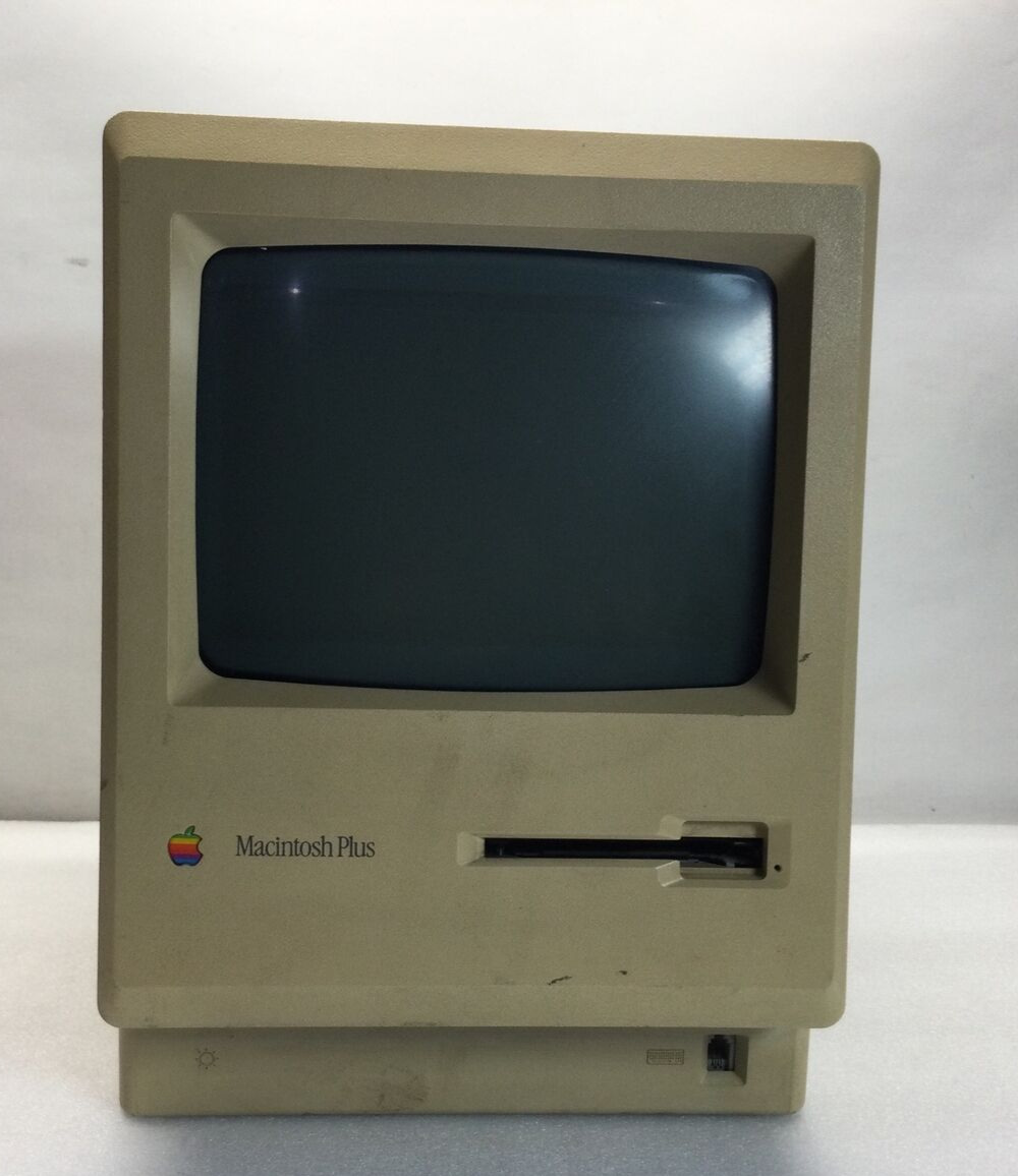 Vintage Apple Macintosh Plus 1MB Model M0001A - For parts