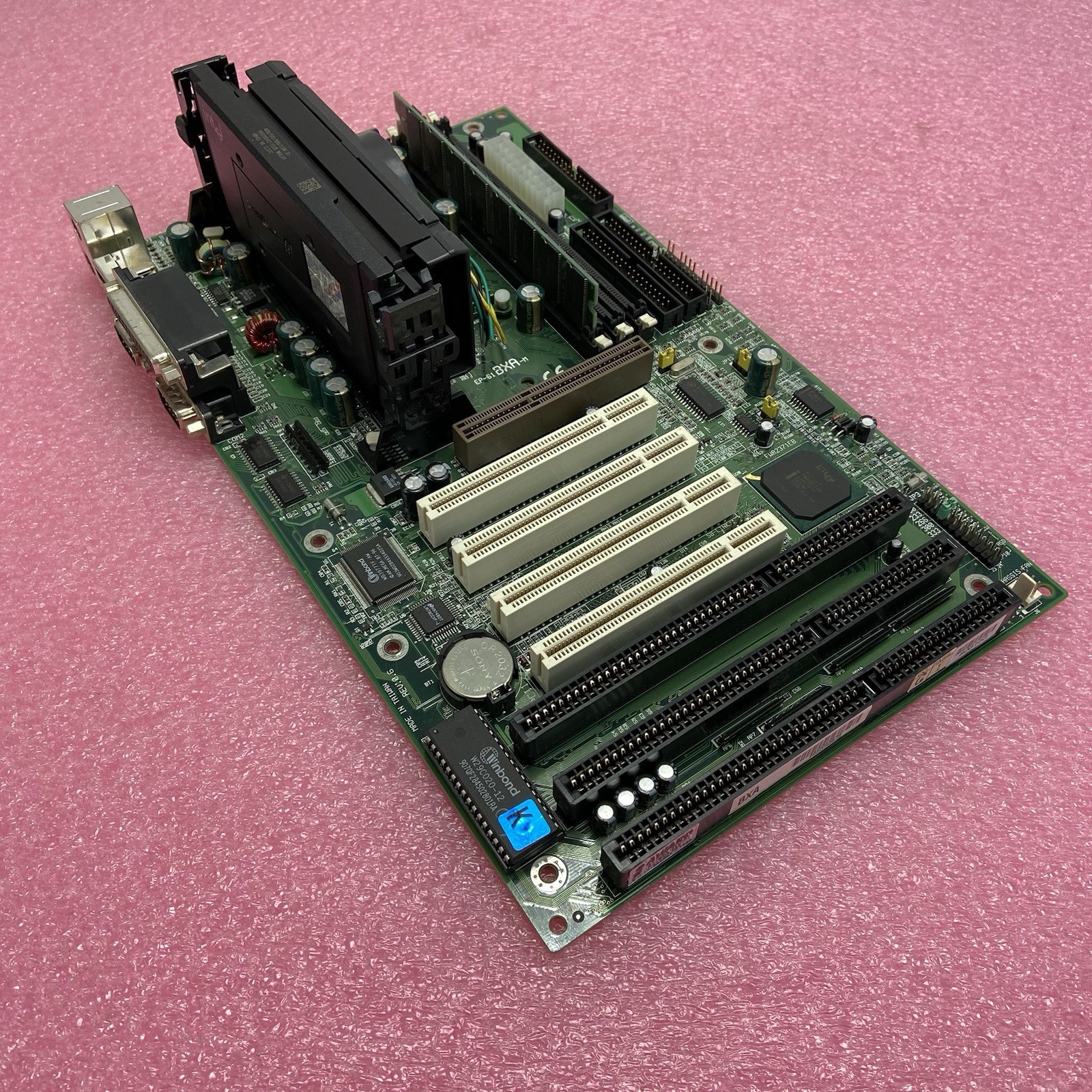 Epoc EP-691BXA-M Motherboard Intel Pentium III 450MHz 256MB RAM 3x ISA Epoc EP-691BXA-M Motherboard Intel Pentium III 450MHz 256MB RAM 3x ISA