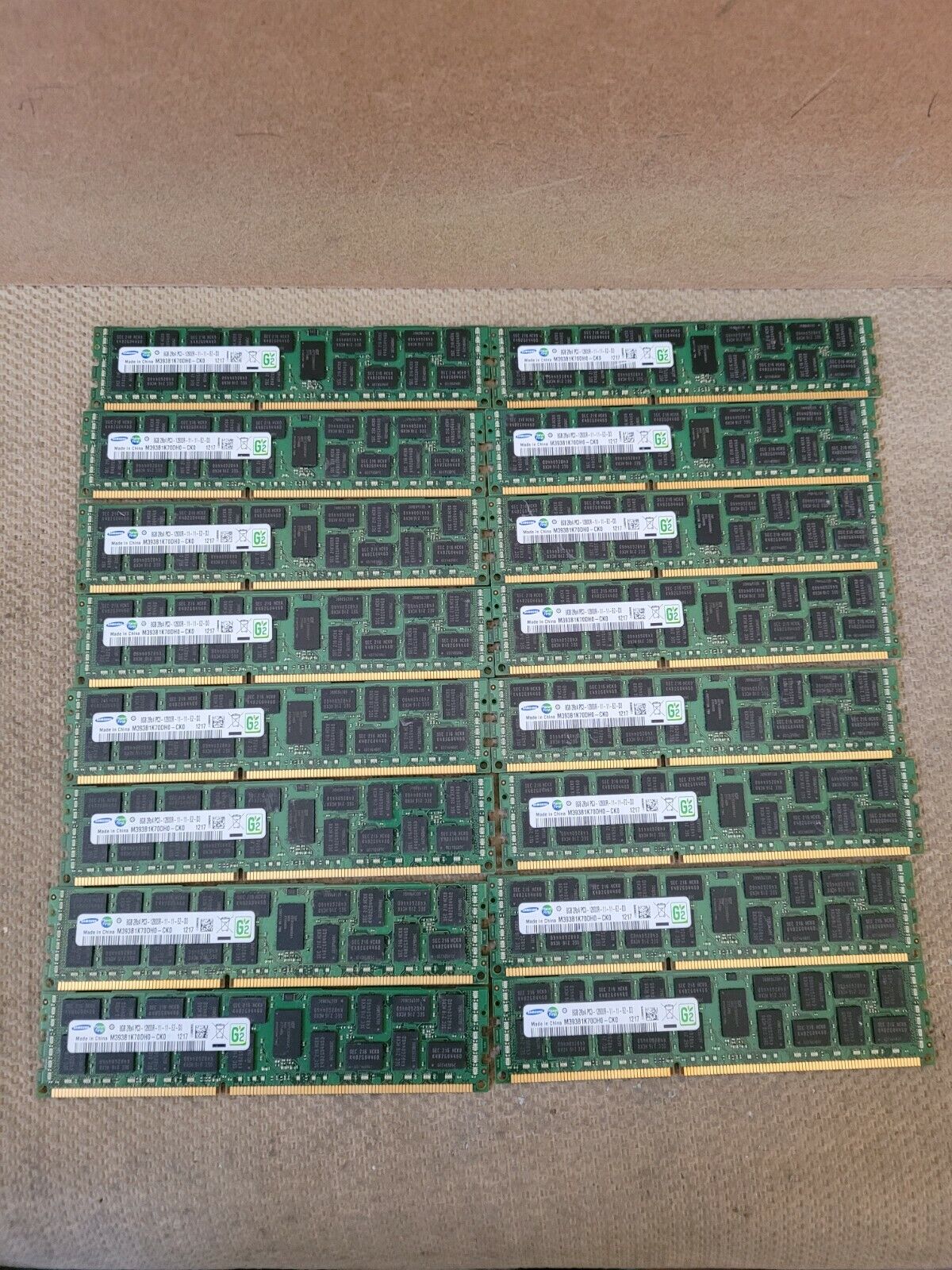 Samsung 128GB (16x8GB) 2RX4 PC3-12800R DDR3-1600Mhz REG ECC Server Memory 