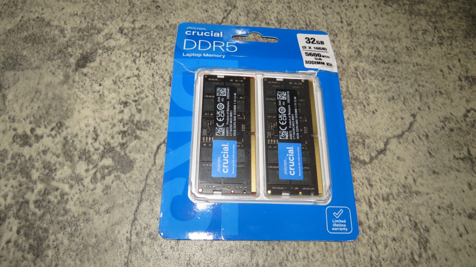 Crucial 32 GB PC5-44800 (DDR5-5600) 1Rx8 Laptop RAM Kit CT16G56C46S5.M8H1