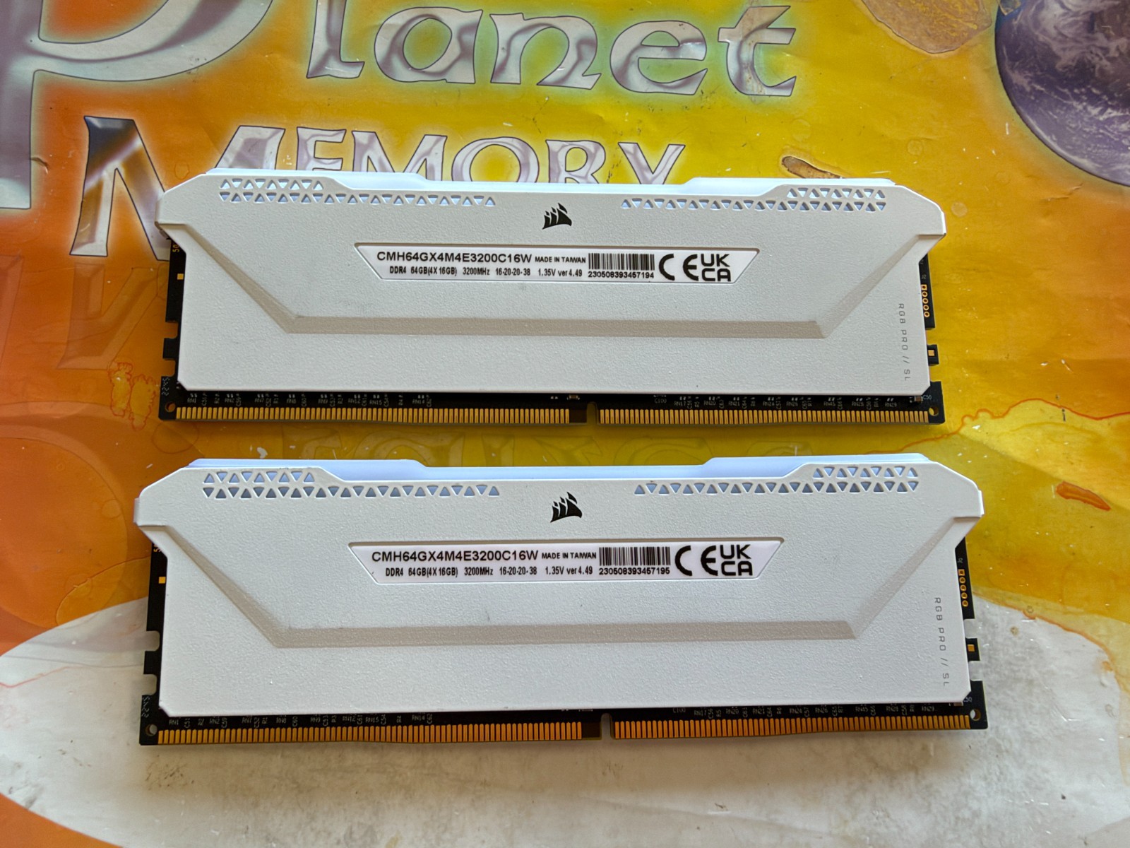 LOT PC4-25600 32GB 2x16GB DDR4 3200MHz DESKTOP GAMING MEMORY CMH64GX4M4E3200C16W LOT PC4-25600 32GB 2x16GB DDR4 3200MHz DESKTOP GAMING MEMORY CMH64GX4M4E3200C16W