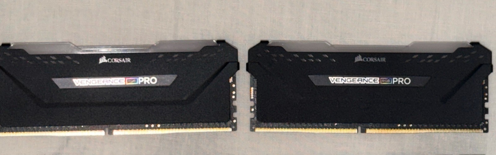Corsair Vengeance RGB Pro 16GB (2x8GB) RAM DDR4 3200MHz CMW16GX4M2C3200C16 Corsair Vengeance RGB Pro 16GB (2x8GB) RAM DDR4 3200MHz CMW16GX4M2C3200C16