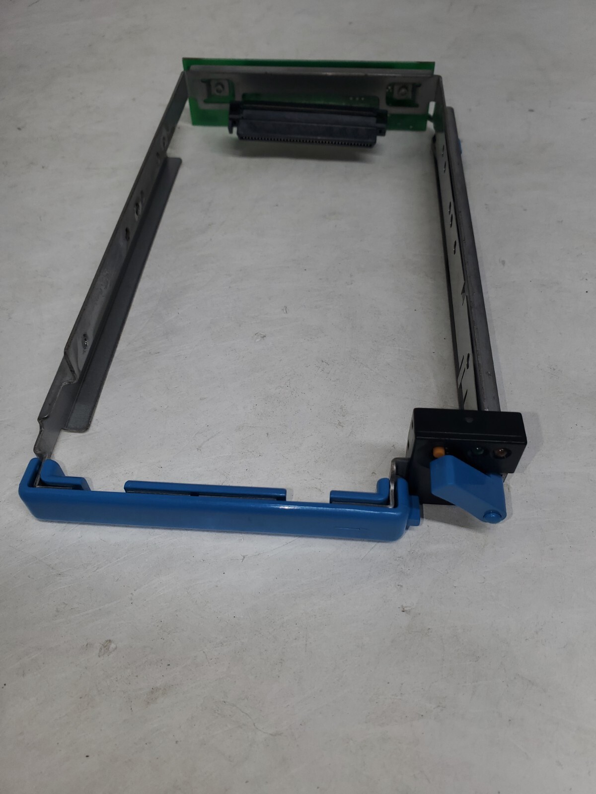 76H7291 HARD DRIVE HOT SWAP TRAY FOR IBM PC SERVER 330 76H7287 76H7291 HARD DRIVE HOT SWAP TRAY FOR IBM PC SERVER 330 76H7287