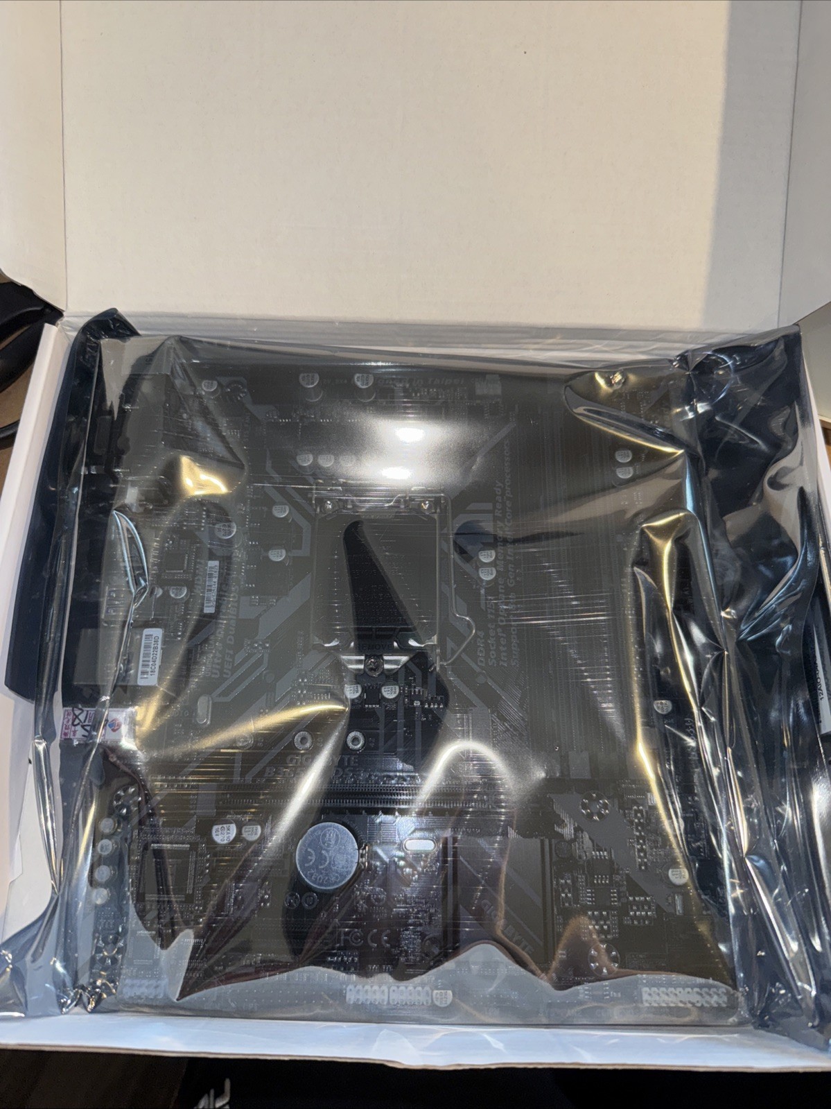 GIGABYTE B365M DS3H Intel 8th/9th Gen B365 DDR4 LGA 1151 Micro ATX Motherboard GIGABYTE B365M DS3H Intel 8th/9th Gen B365 DDR4 LGA 1151 Micro ATX Motherboard
