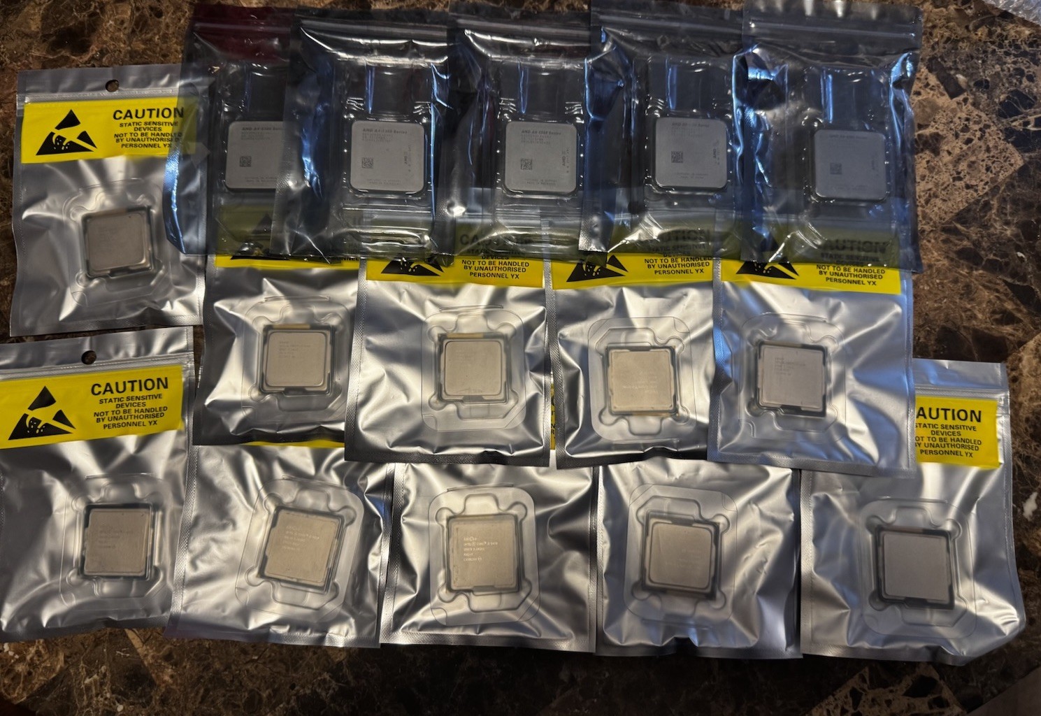 Lot of 15 CPU’s AMD and older Intel cpu’s Lot of 15 CPU’s AMD and older Intel cpu’s