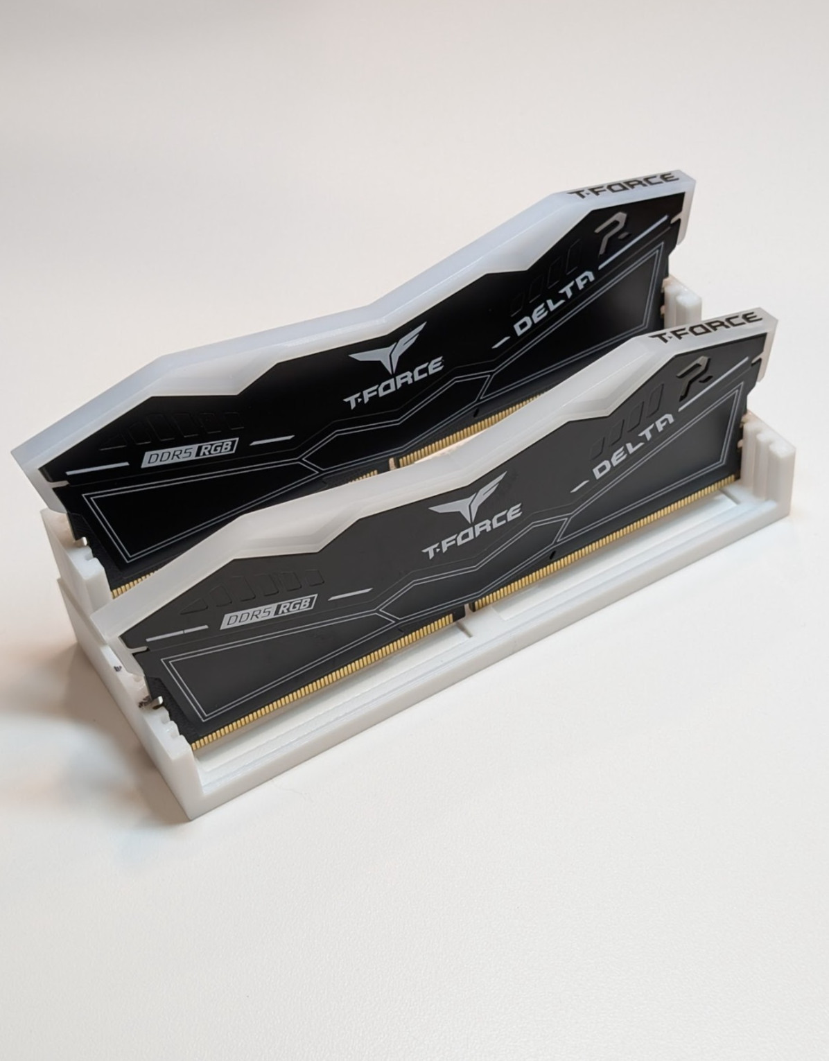 TEAMGROUP T-Force Delta RGB 32GB 2x16GB DDR5 5200 CL40 XMP 3.0 TEAMGROUP T-Force Delta RGB 32GB 2x16GB DDR5 5200 CL40 XMP 3.0