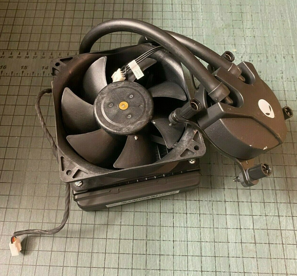 Genuine Dell Alienware Aurora R8 R9 R10 R11 R12 Liquid CPU Cooler MH0HN 0MH0HN Genuine Dell Alienware Aurora R8 R9 R10 R11 R12 Liquid CPU Cooler MH0HN 0MH0HN