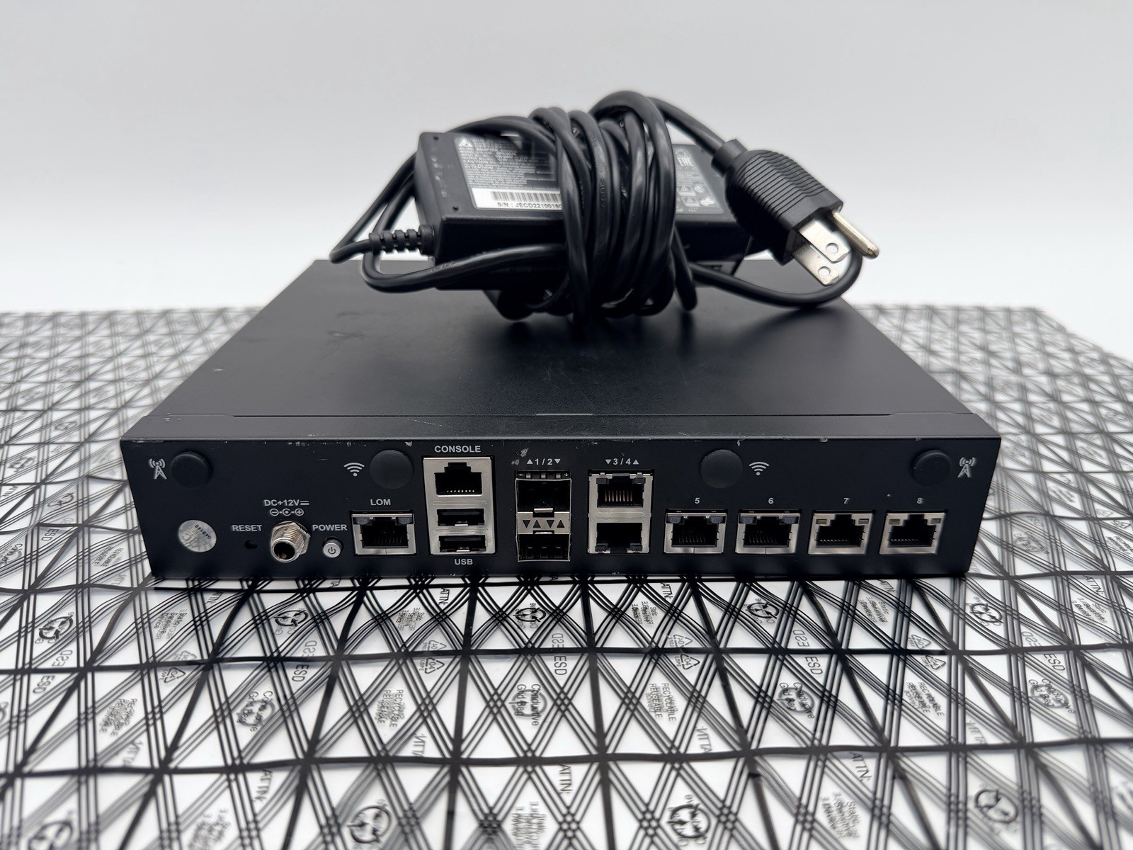 pfSense Firewall 16-Core Atom C3958 8GB DDR4 RAM 64GB SSD 8x 1Gbe QAT AES-NI VPN pfSense Firewall 16-Core Atom C3958 8GB DDR4 RAM 64GB SSD 8x 1Gbe QAT AES-NI VPN