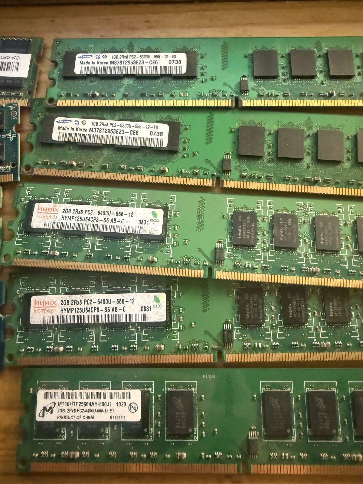 Bulk RAM 11 sticks of RAM. Bulk RAM 11 sticks of RAM.