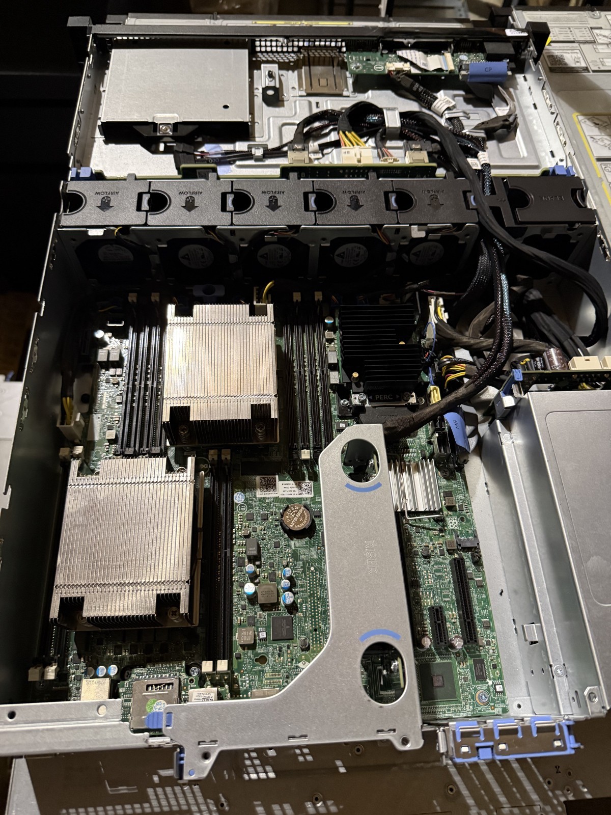 Dell PowerEdge R530 2x E5-2630v4 H330 iDRAC8 Port Card Riser No PSU/RAM/HDD Dell PowerEdge R530 2x E5-2630v4 H330 iDRAC8 Port Card Riser No PSU/RAM/HDD