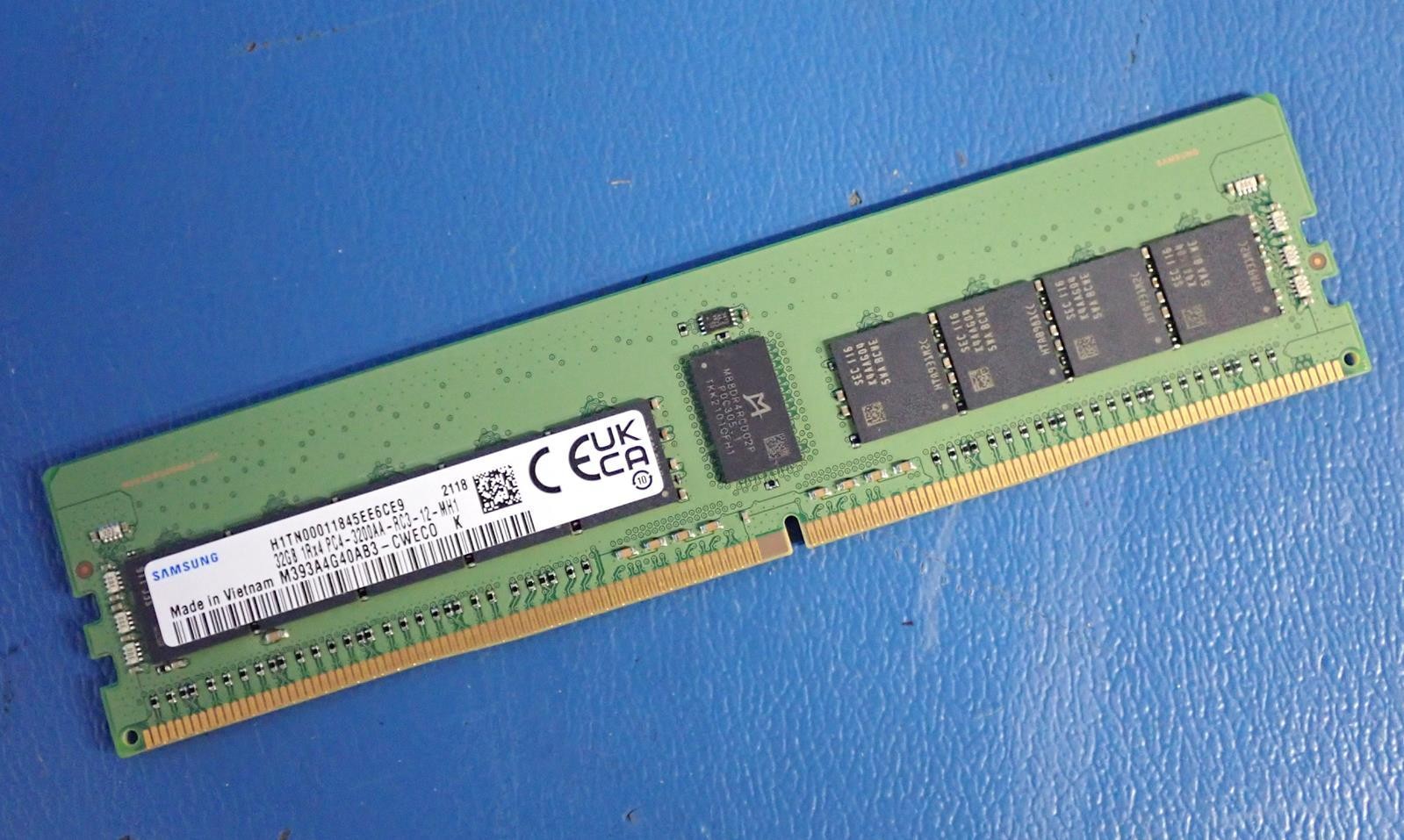 SAMSUNG M393A4G40AB3-CWE | 32.0GB 3200MHz / PC4-3200AA RDIMM Server RAM SAMSUNG M393A4G40AB3-CWE | 32.0GB 3200MHz / PC4-3200AA RDIMM Server RAM