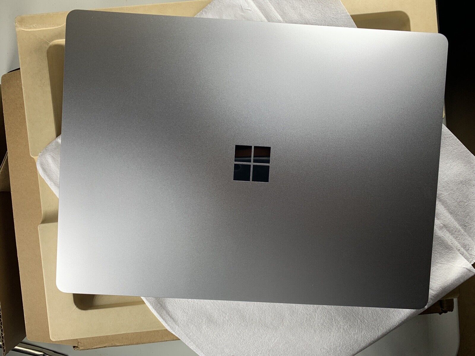 Microsoft Surface Laptop Go 12.4\