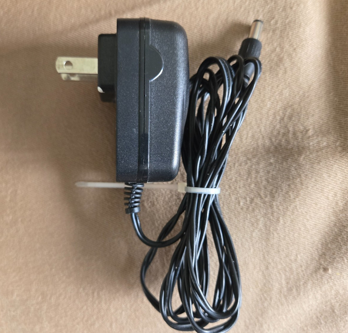 Wanji WJ-Y112600300W 26V 300mA Output Power Adapter Charger ~TESTED~ Wanji WJ-Y112600300W 26V 300mA Output Power Adapter Charger ~TESTED~