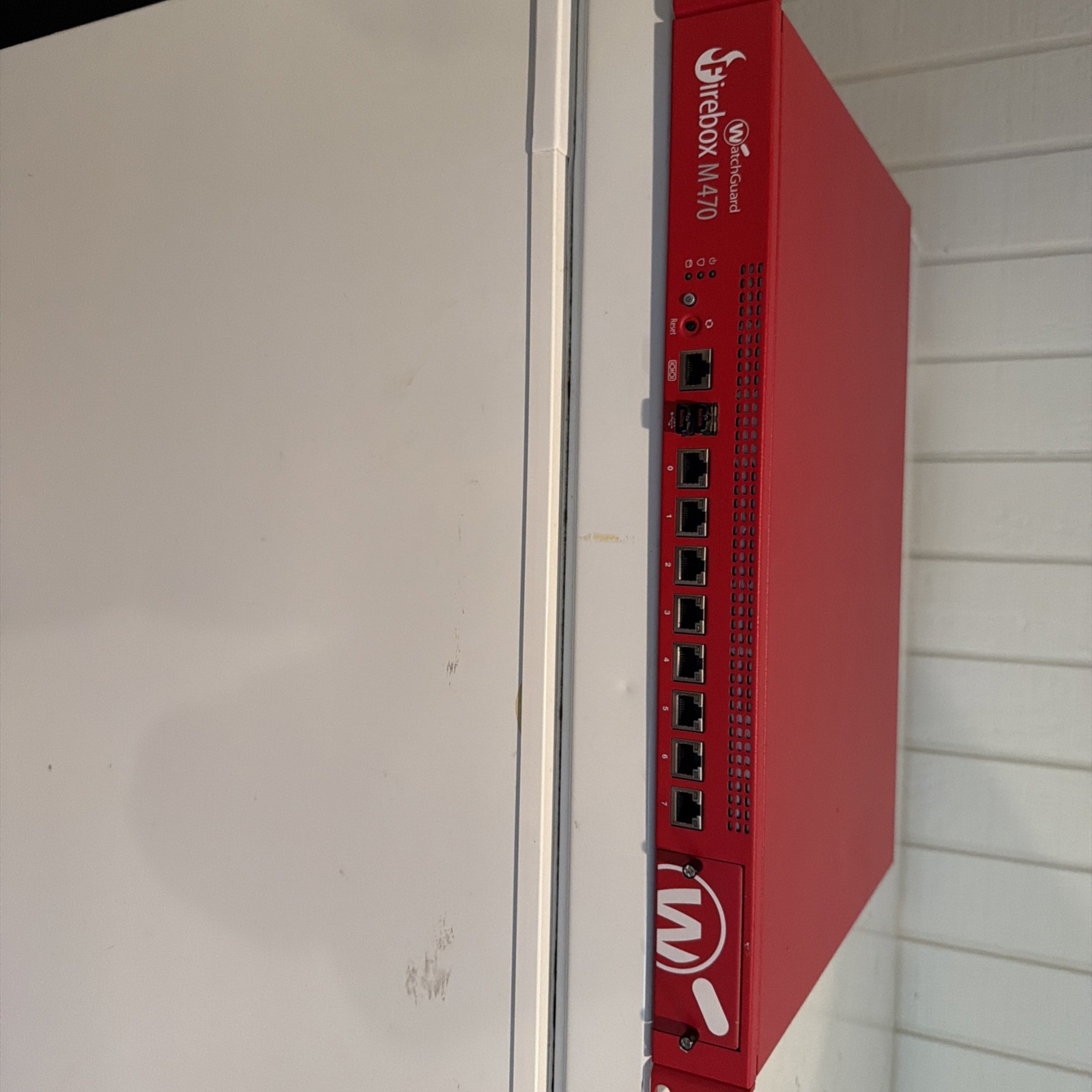 WatchGuard Firebox M470 WL6AE8 8-Port GbE Firewall EOL WatchGuard Firebox M470 WL6AE8 8-Port GbE Firewall EOL