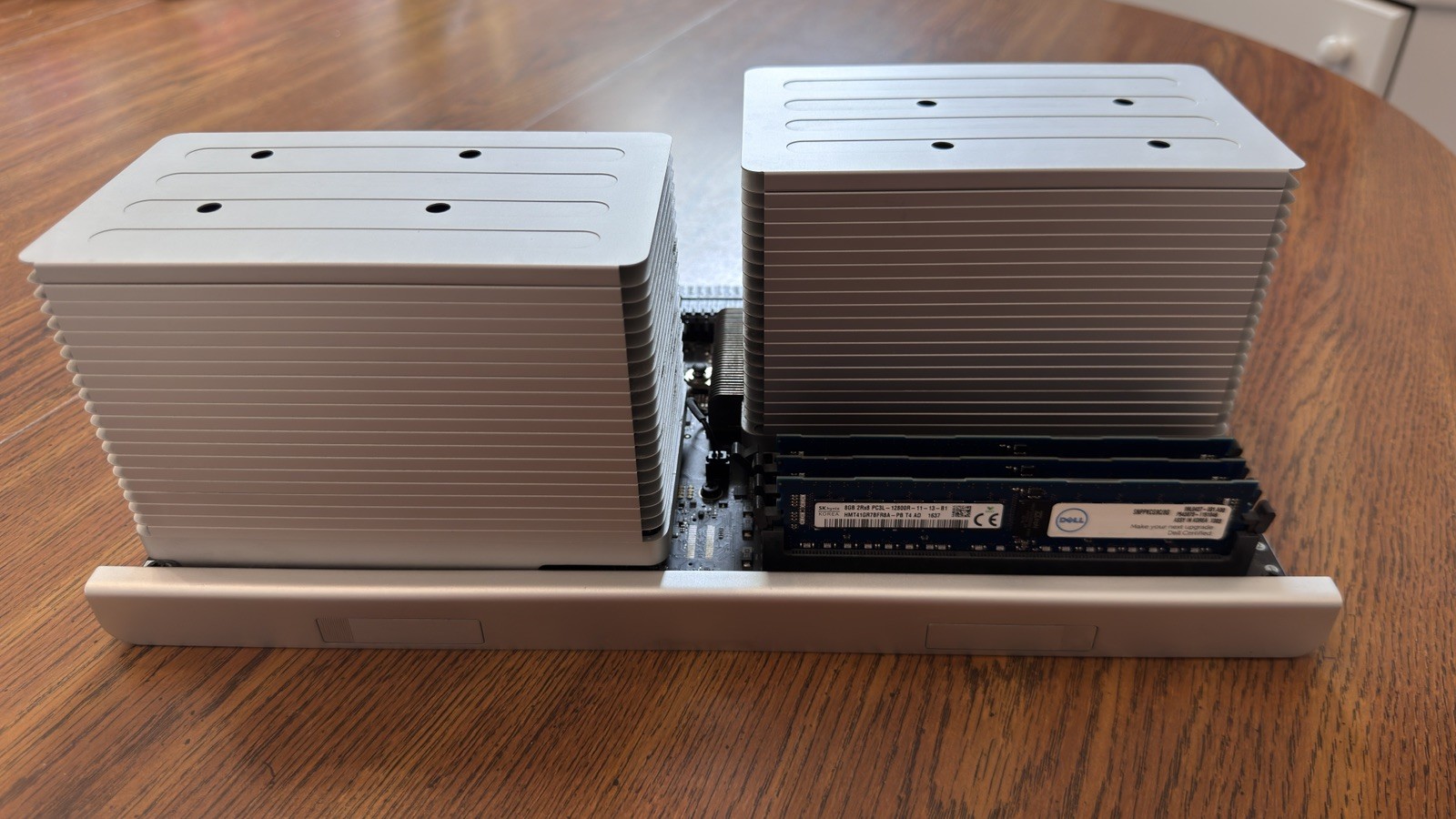 2009 Mac Pro 4,1 to 5,1 CPU Tray with 12-Core 3.46GHz Xeon and 48GB (6x 8) RAM 2009 Mac Pro 4,1 to 5,1 CPU Tray with 12-Core 3.46GHz Xeon and 48GB (6x 8) RAM
