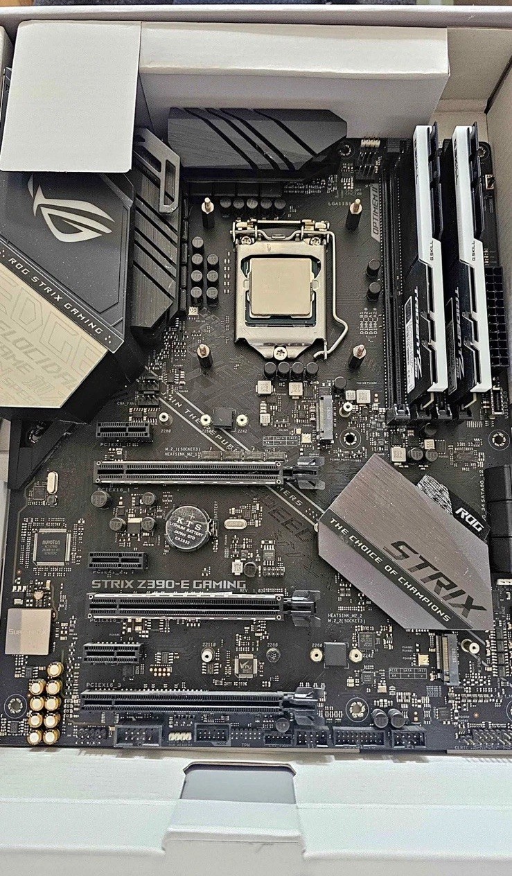 Z390-e Gaming, I7-9700k, & 32GB 2x16 Trident Z RGB 3200MHz Z390-e Gaming, I7-9700k, & 32GB 2x16 Trident Z RGB 3200MHz