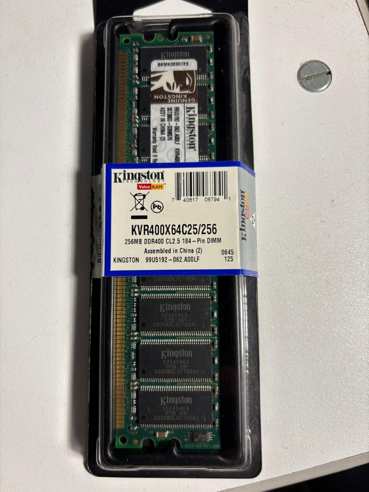 256MB KINGSTON Kvr400x64c25/256, 2.6V, 400MHZ 256MB KINGSTON Kvr400x64c25/256, 2.6V, 400MHZ