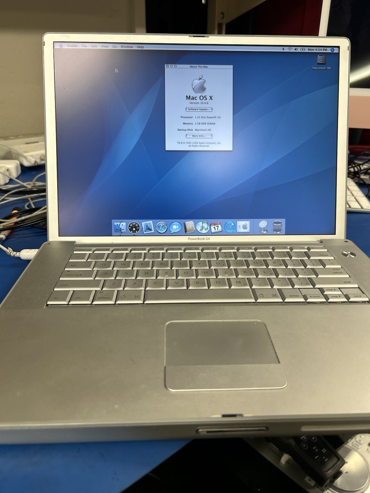 Vintage Apple PowerBook 15” G4 “Aluminum” (1.25GHz/2gb/150gb/Tiger) 2 Vintage Apple PowerBook 15” G4 “Aluminum” (1.25GHz/2gb/150gb/Tiger) 2